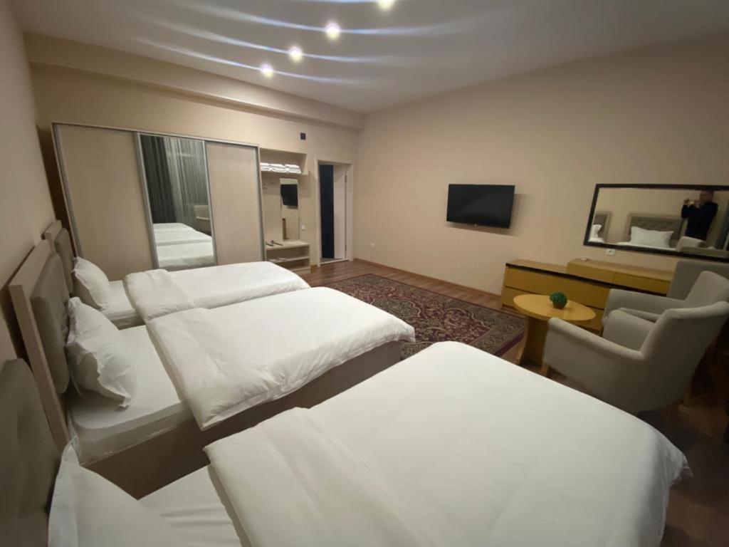 Sunrise Apartments 杜尚别 外观 照片